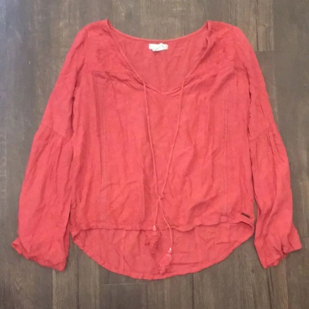 Billabong Hi-low boho flowy embroidered peasant blouse
